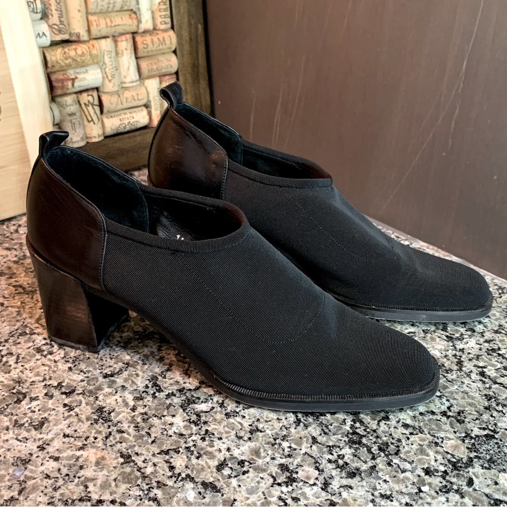Donald Pliner Black Stretch Mesh Heels Size 7 1/2 Narrow